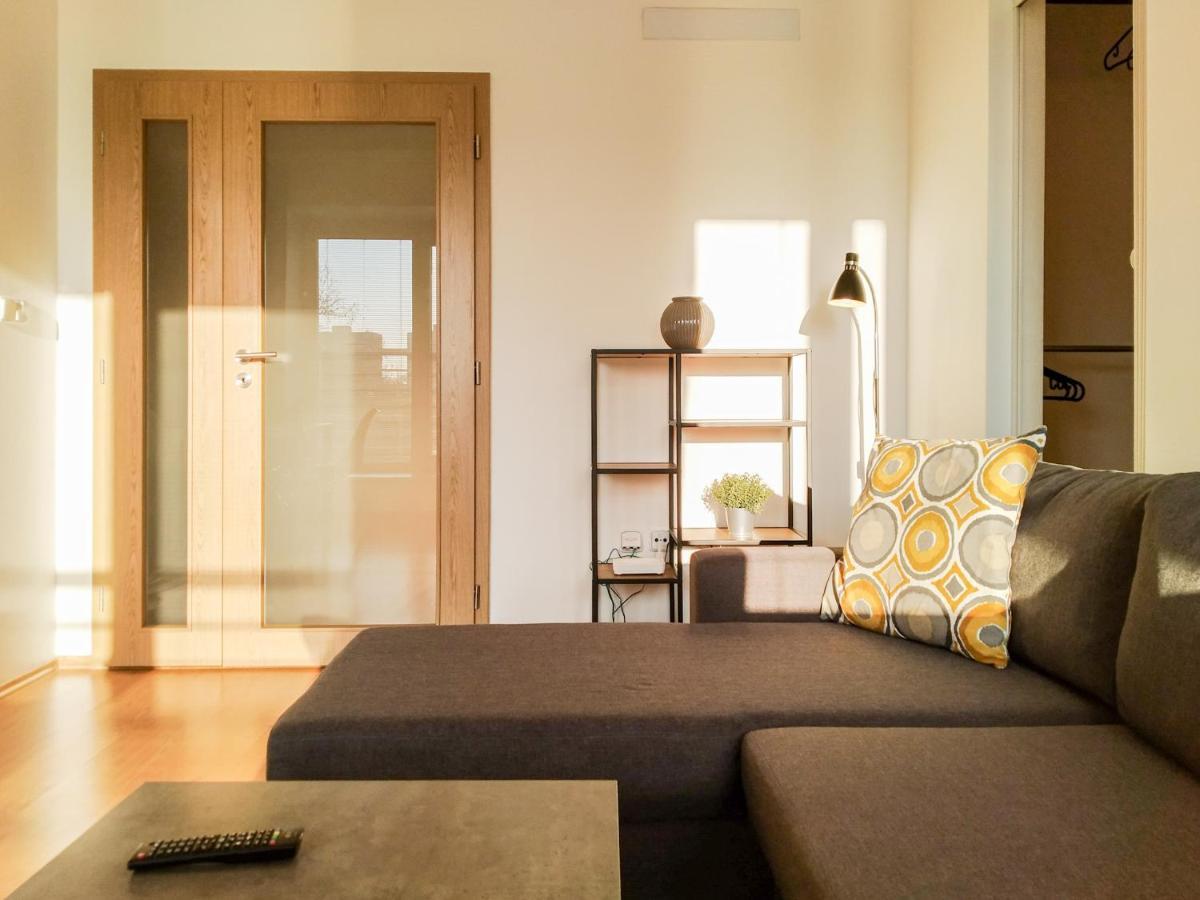 Yellow Apartment Ostrava Ngoại thất bức ảnh
