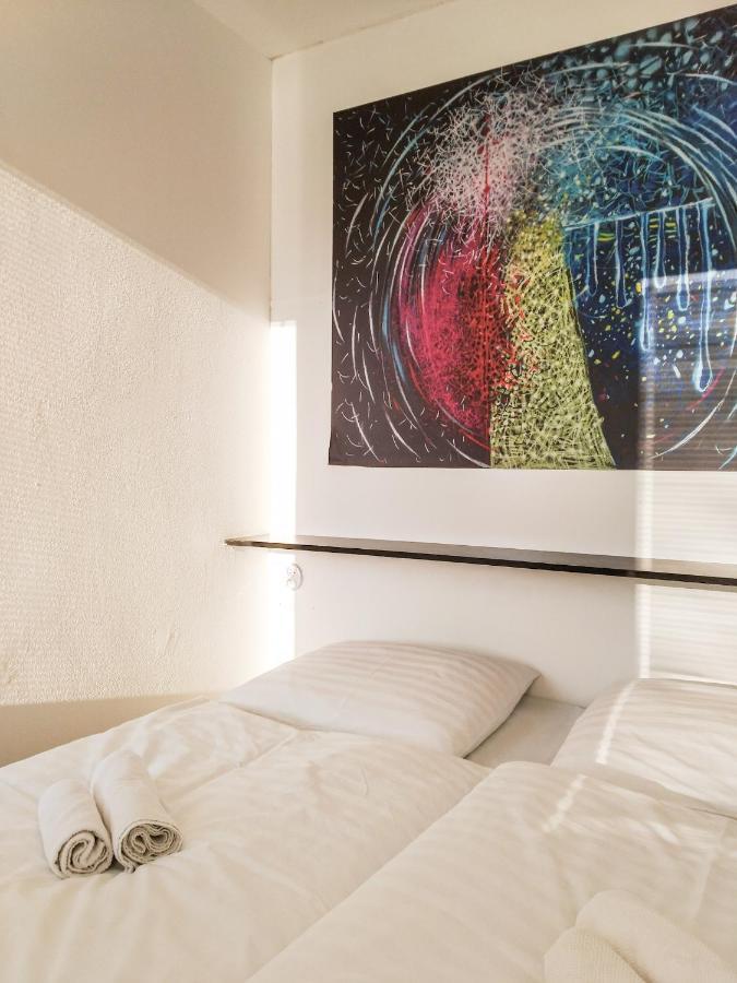 Yellow Apartment Ostrava Ngoại thất bức ảnh