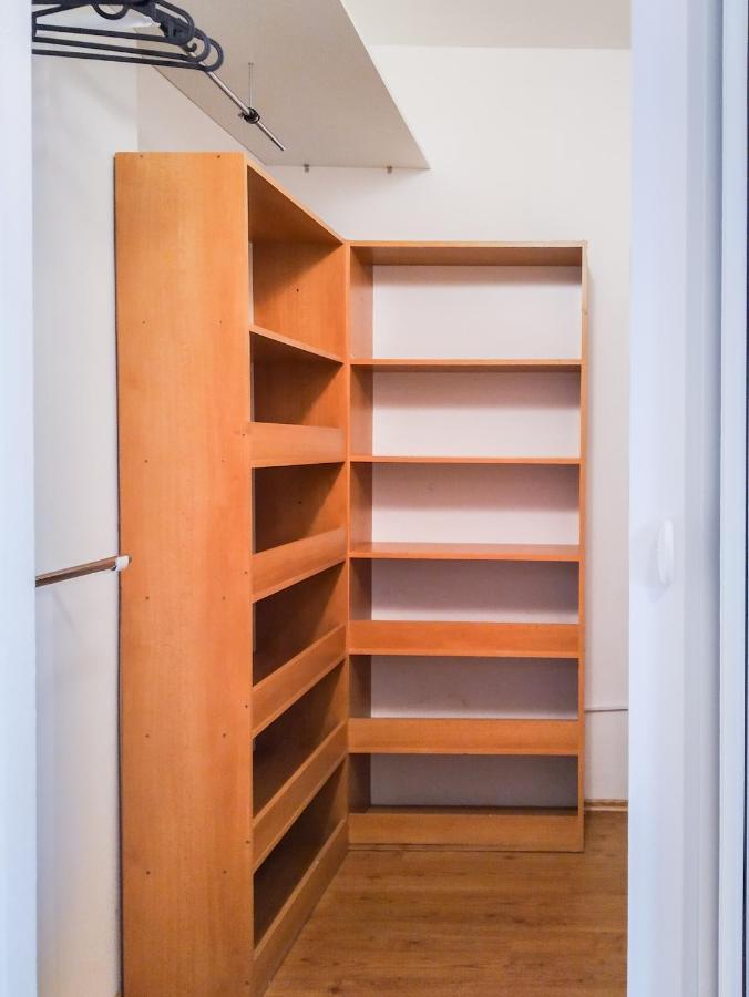 Yellow Apartment Ostrava Ngoại thất bức ảnh