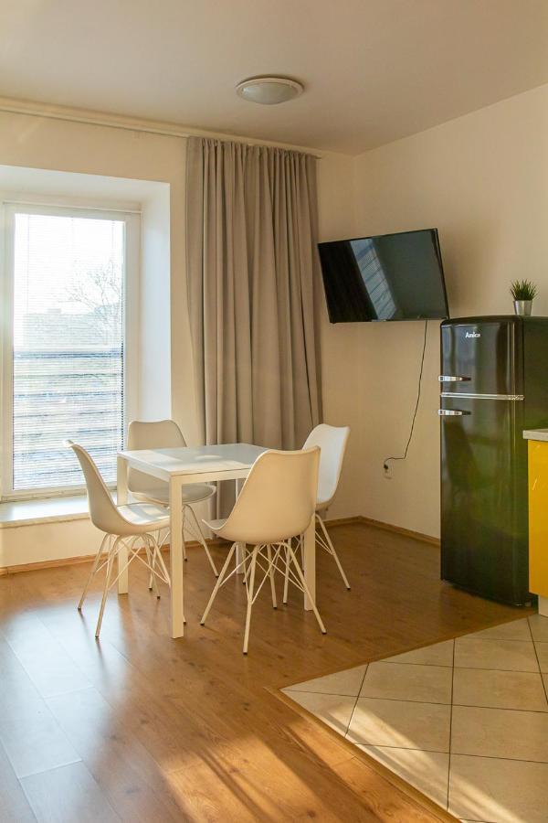 Yellow Apartment Ostrava Ngoại thất bức ảnh
