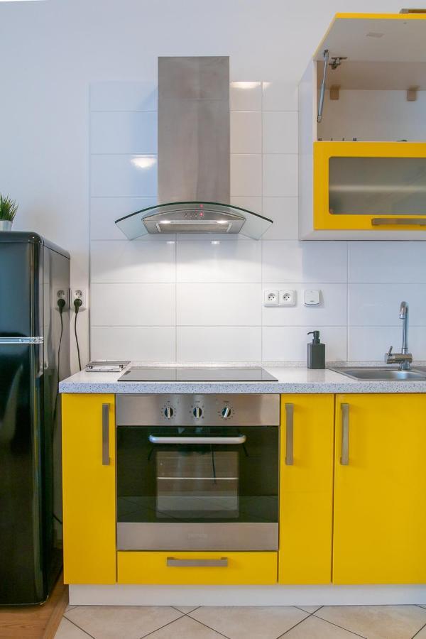 Yellow Apartment Ostrava Ngoại thất bức ảnh