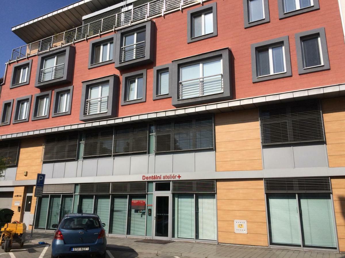 Yellow Apartment Ostrava Ngoại thất bức ảnh